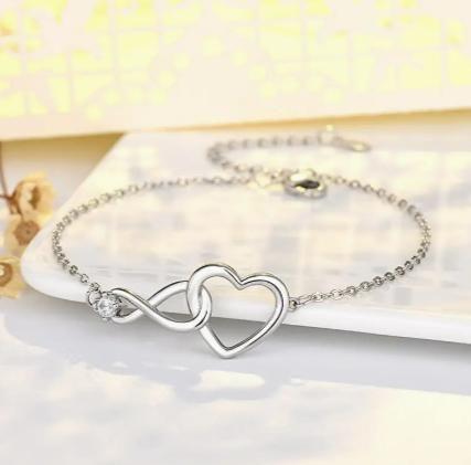 Golden Heart-Shaped Zirconia Bracelet -  Store_name 